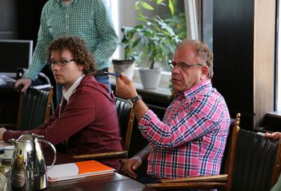 Produktmanager und Stallklimaexperte Heinz Südkamp (rechts) ist mit dem Thema der Arbeit vertraut und hat einige Zusatzinfos in Petto.