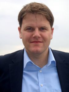 Dr. Torsten Staack