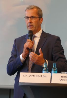 Dr. Dirk Köckler, Vorstandsvorsitzender der Agravis stellte beim Thema Trog-Teller unter anderem die Rolle des Schweins als Resteverwerter heraus ©ISN