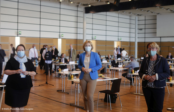 Ursula Heinen-Esser, Julia Klöckner und Barbara Otte-Kinast heute in Düsseldorf. (Quelle: BMEL)