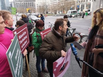 Auch die Presse war vor Ort und interessierte sich für die Meinung der Demonstranten.