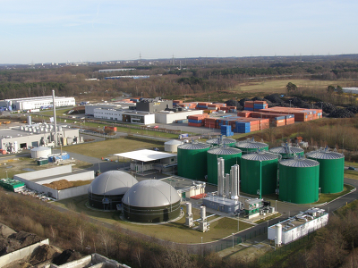 Die Aufbereitung von Gülle und Mist zu Biogas unterstützt eine nachhaltige Düngung der Böden und reduziert die CO2-Emissionen in der Tierhaltung ©AGRAVIS Raiffeisen AG